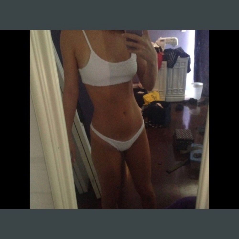 RESTOCKED WHITE Ruffled Bikini Set - Picture 3 of 4
